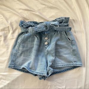 [SOLD] American Eagle Paperbag Mom Shorts